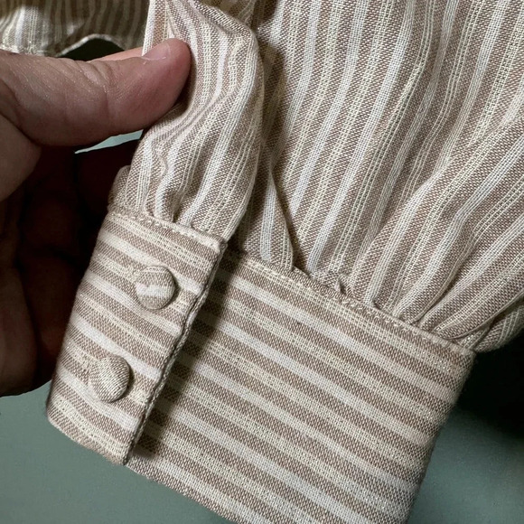 VICI Women’s V-Neck Top Color Natural/Gold Small Style NVT0099‎ - Picture 3 of 8